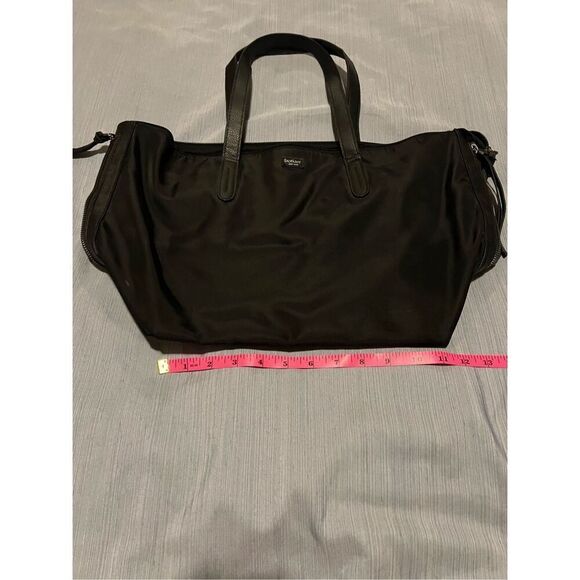 Botkier New York black tote bag, featuring a zipper closure and two interior poc - Picture 3 of 9